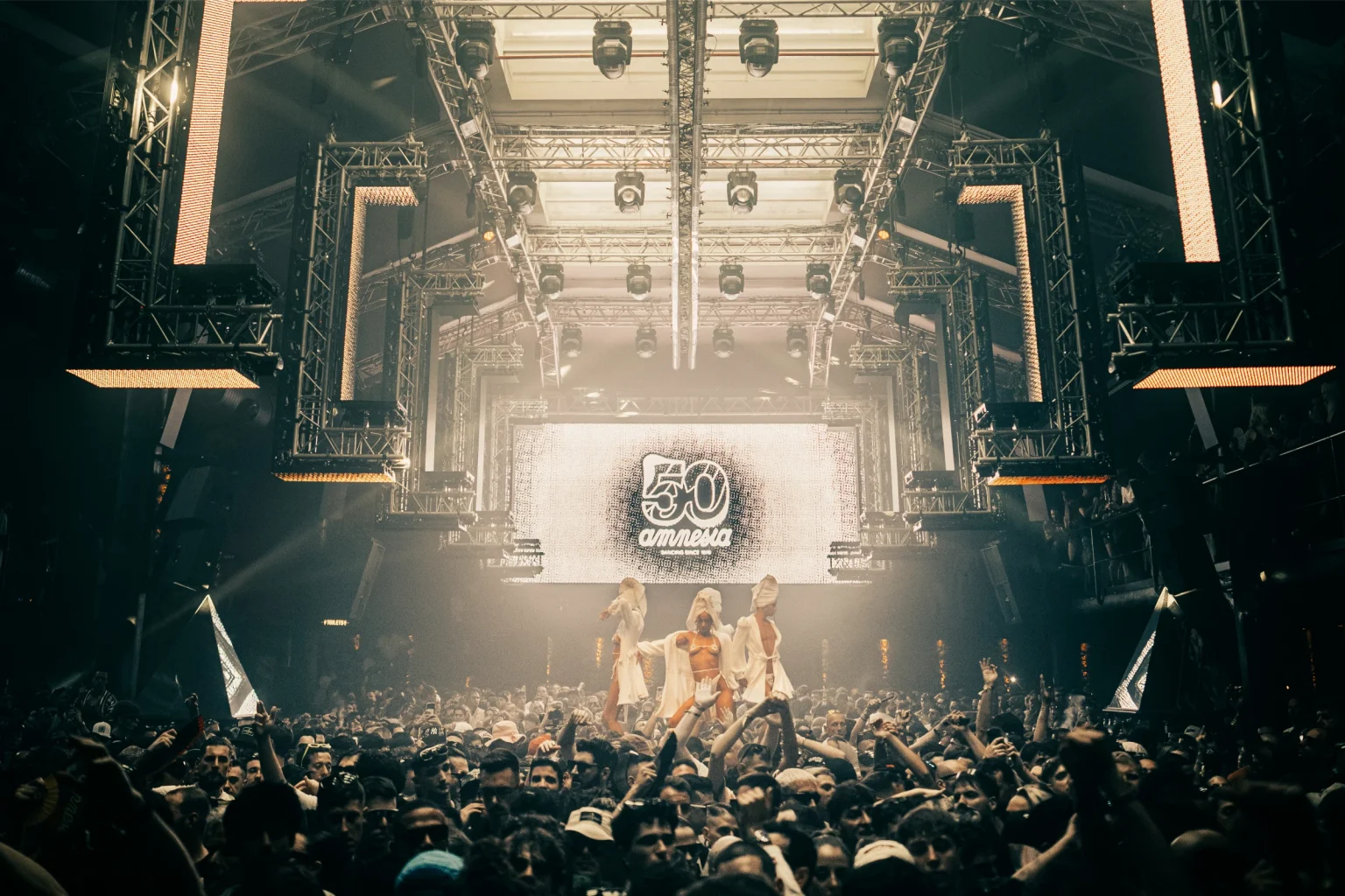 Amnesia Ibiza 50th: El Taller, Mar-T y Saoirse cierran 50 años con un festival de 19 horas